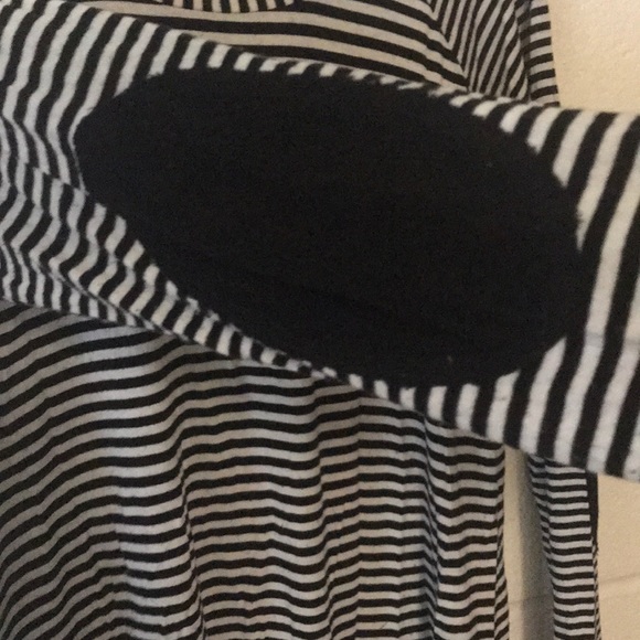 Striped boutique bought long sleeve - Picture 5 of 6